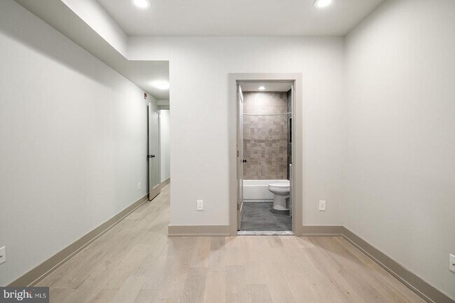 Building Photo - 3339 Ridge Ave