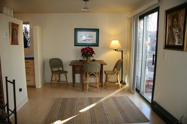 Building Photo - 619 North St