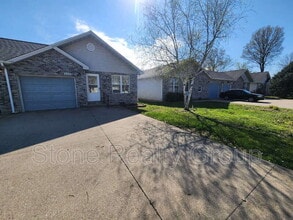 Building Photo - 4822 Pine Ridge Ct