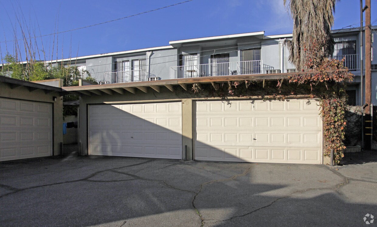 Building Photo - 1029 N Euclid Ave