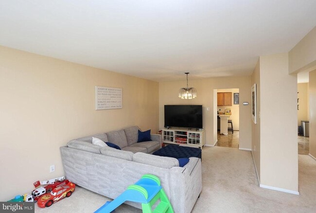 Building Photo - 4723 Leyden Way
