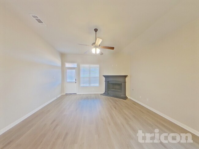 Foto del edificio - 1940 Gill Star Dr