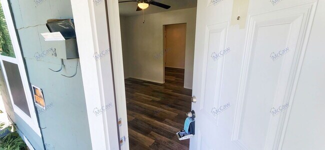 Foto del edificio - 2150 Stovall Dr