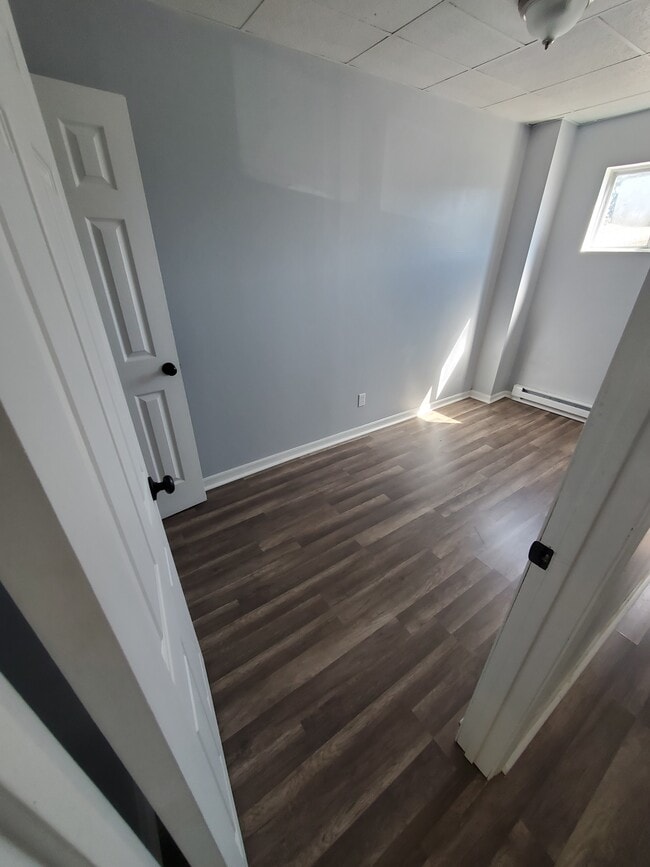 Building Photo - 537 Wheeling Ave