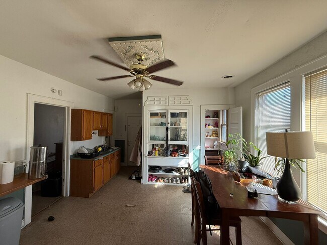 Building Photo - **First month rent half off**