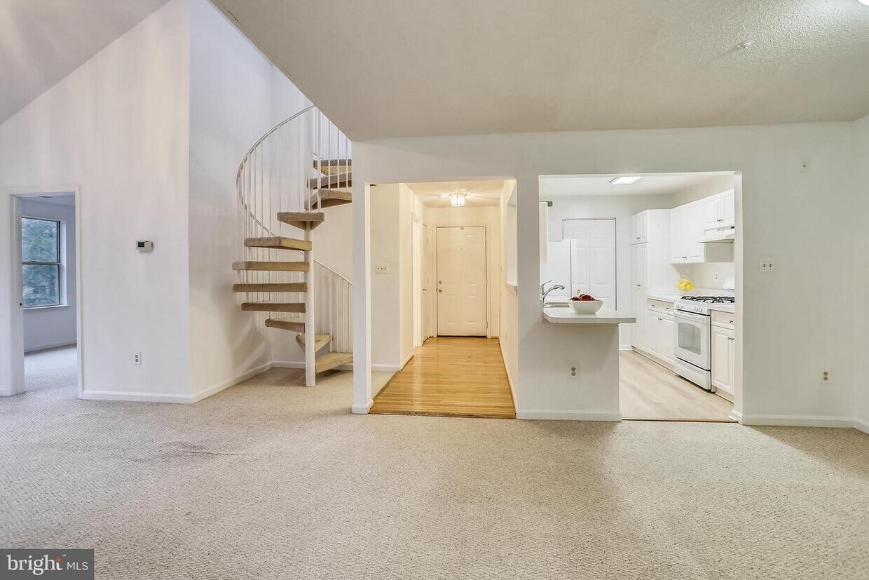 Foto principal - 10010 Vanderbilt Cir