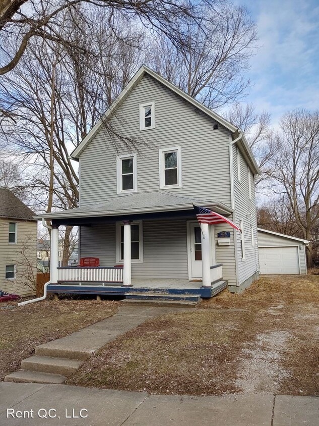 3 br, 1 bath House 825 42nd Street House Rental in Rock Island, IL