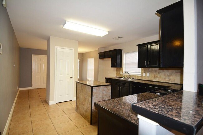 Foto del edificio - 8915 Canton Park Ln