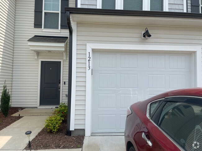 Building Photo - Room in Townhome on Citadel Ave