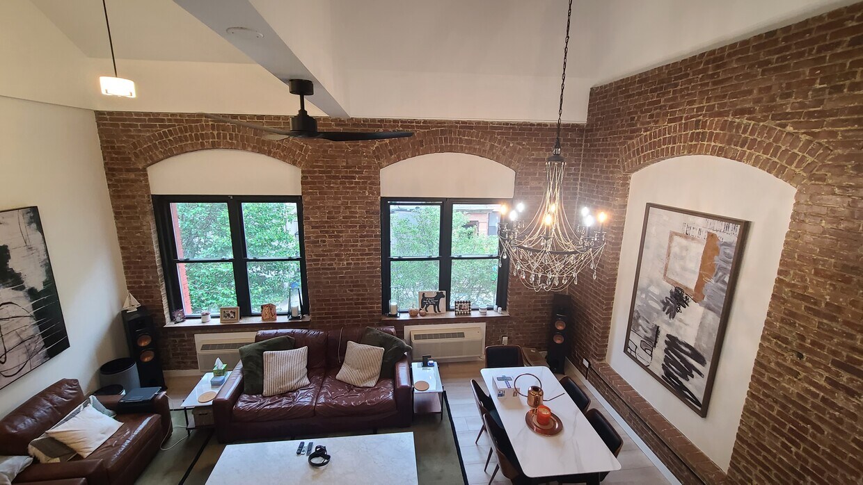 Foto principal - 1300 Hudson St