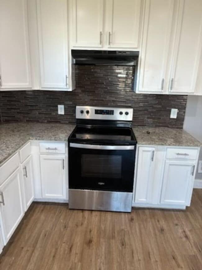 Building Photo - 1707 Clark St