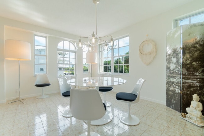 Building Photo - 3475 S Ocean Blvd