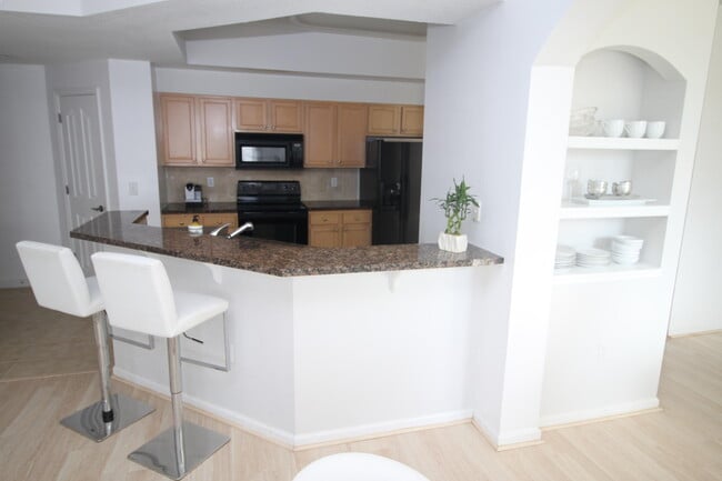 Building Photo - 275 Murcia Dr