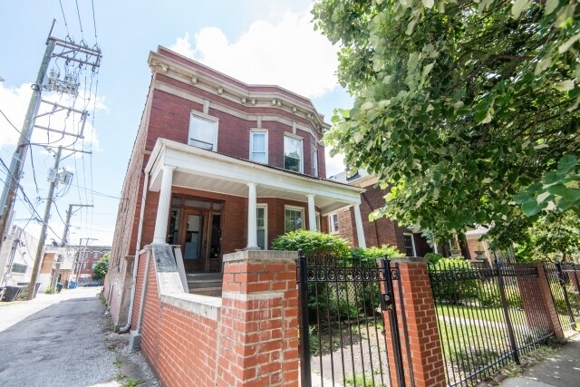 Building Photo - 3943 N Lawndale Ave