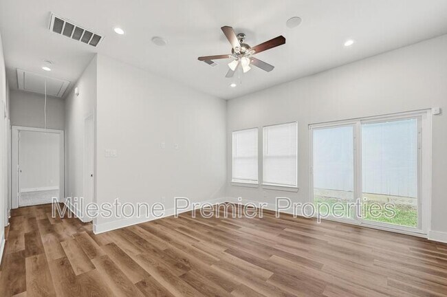 Foto del edificio - 1220 Jones St