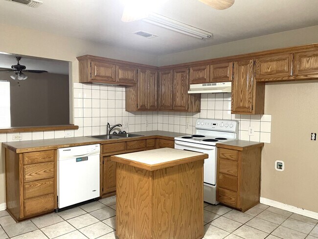 Foto del edificio - 3-bedroom home!