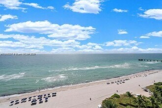 Building Photo - 17121 Collins Ave
