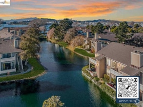 Building Photo - 88 Lakeshore Ct