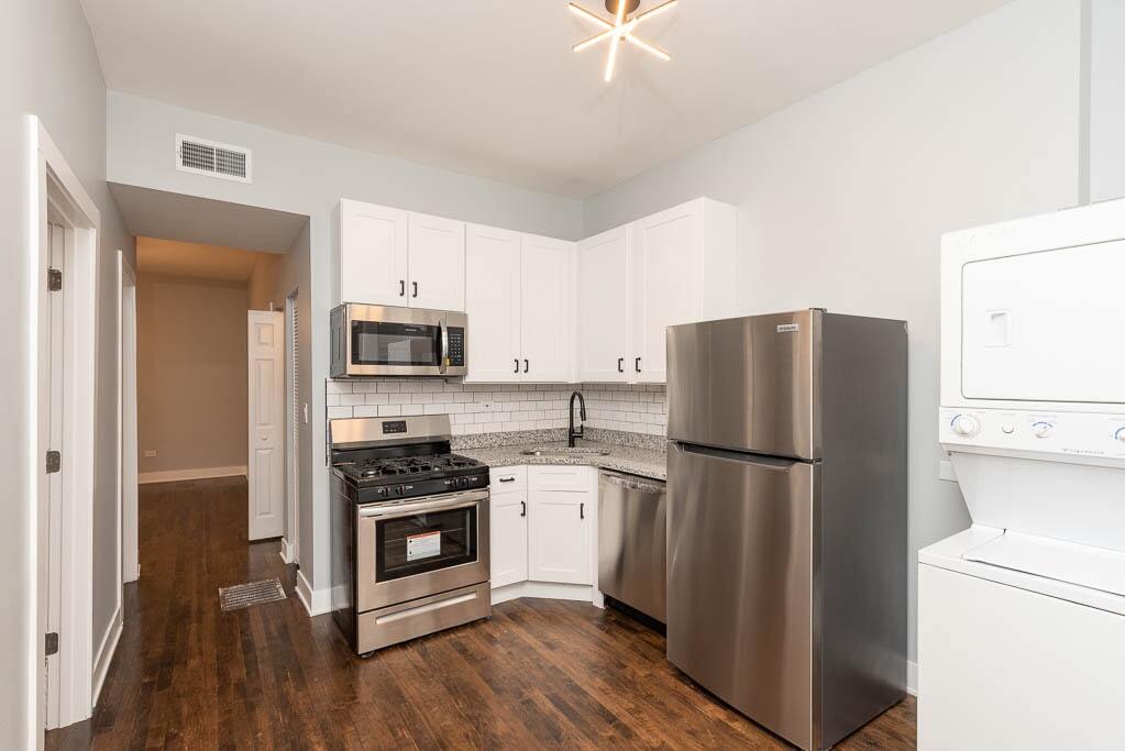 Foto principal - 1922 N Wilmot Ave