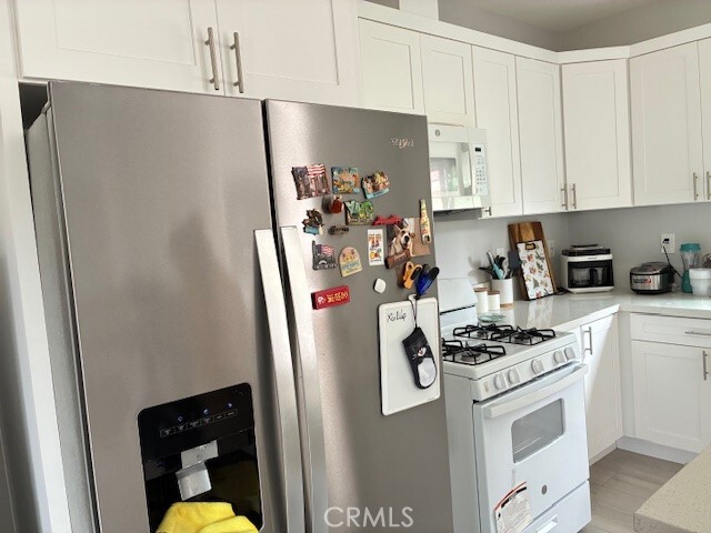 Foto del edificio - 12241 Cliffwood Ave