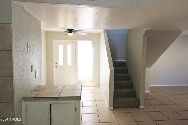 Foto del edificio - 1741 E Pepper Cir