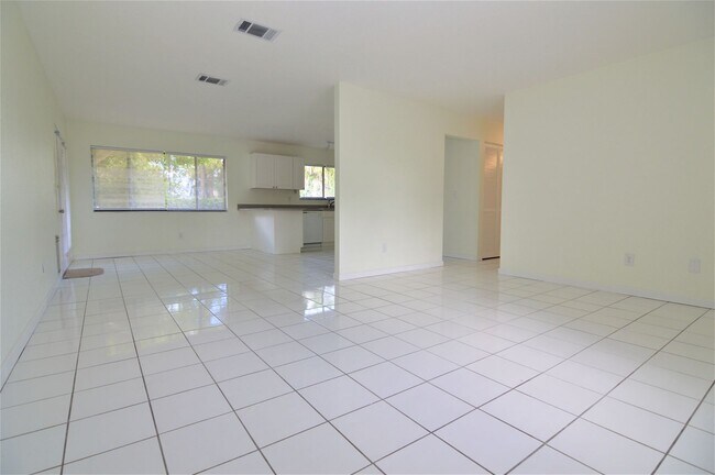 Building Photo - Very nice 3BR $1,950