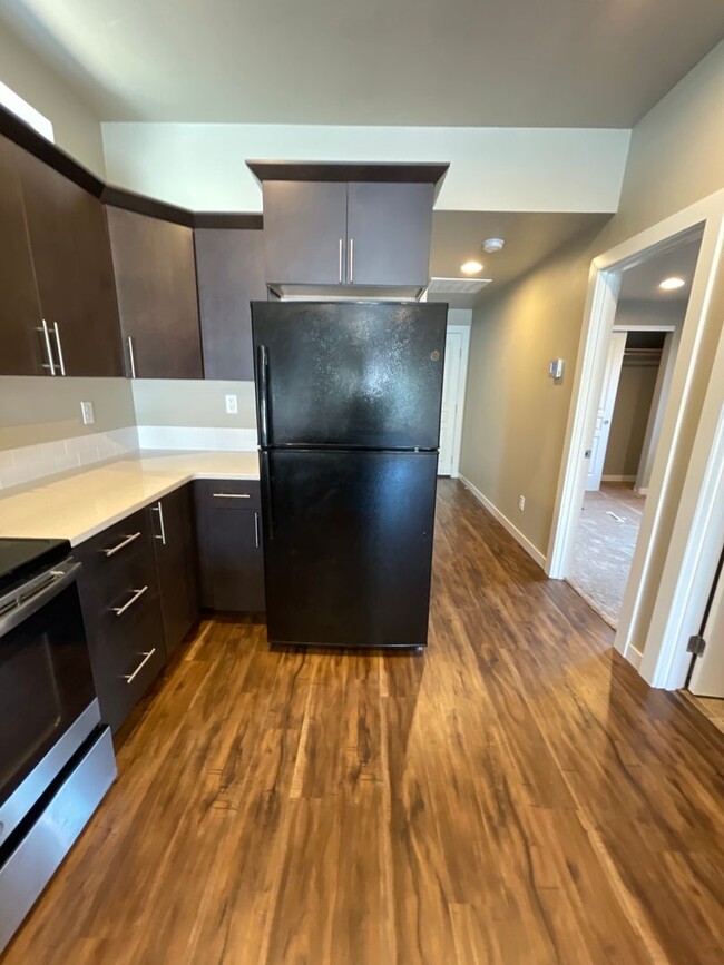 Building Photo - 2 Bedroom Unit in NE Bend