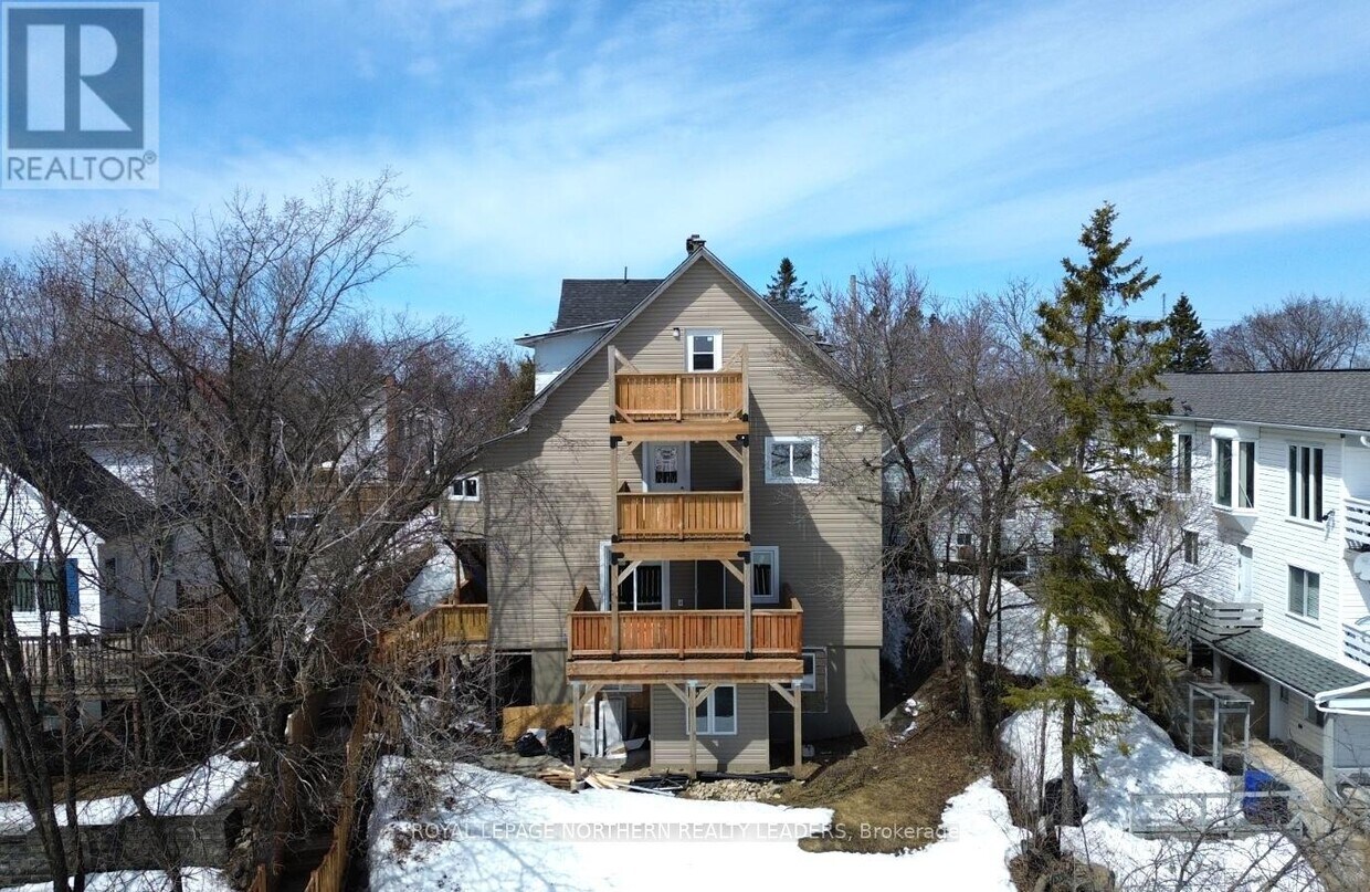 Photo du bâtiment - 177 Lakeshore Rd