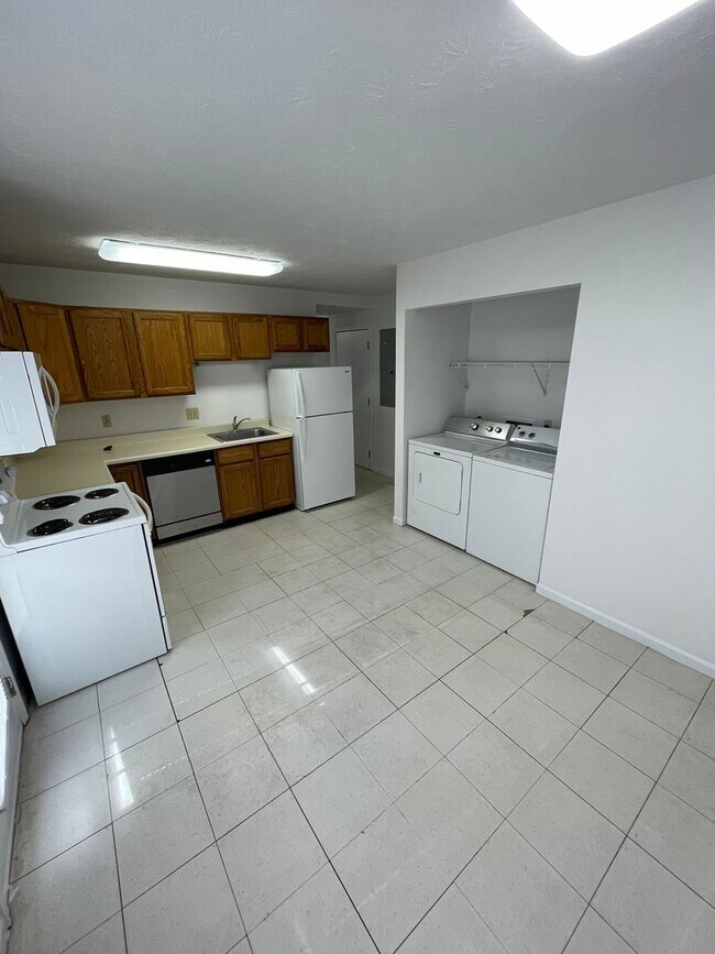 Foto del edificio - 3616-3618 Thornhill-STEWARDSHIP
