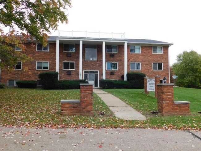 Building Photo - 4425 South Hull Road