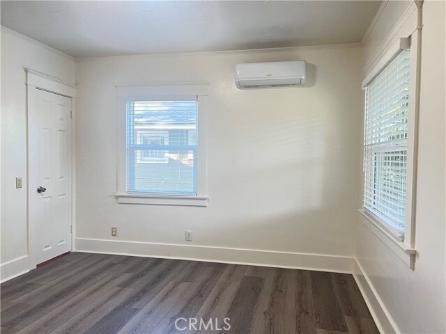 Building Photo - 320 W Lemon Ave