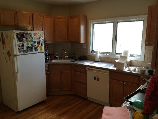 Building Photo - 13 Arlington St