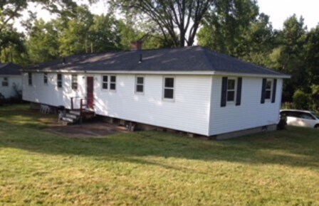 Building Photo - 29 Evergreen Ave