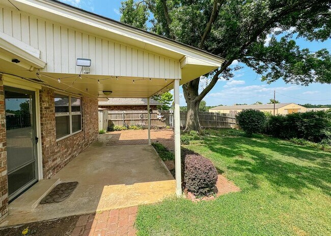 Foto del edificio - 14212 Mt Vernon Pl