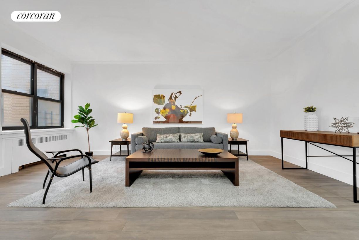 Foto principal - 3000 Valentine Ave