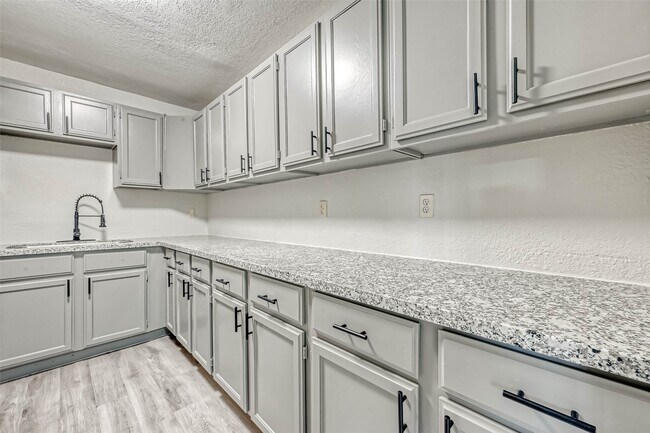 Foto del edificio - 5962 Willow Glen Dr