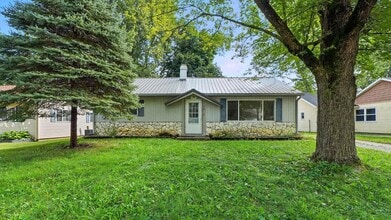 Building Photo - 1205 Melbourne Dr