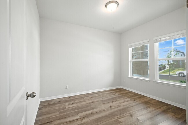 Building Photo - 104 Capella Way