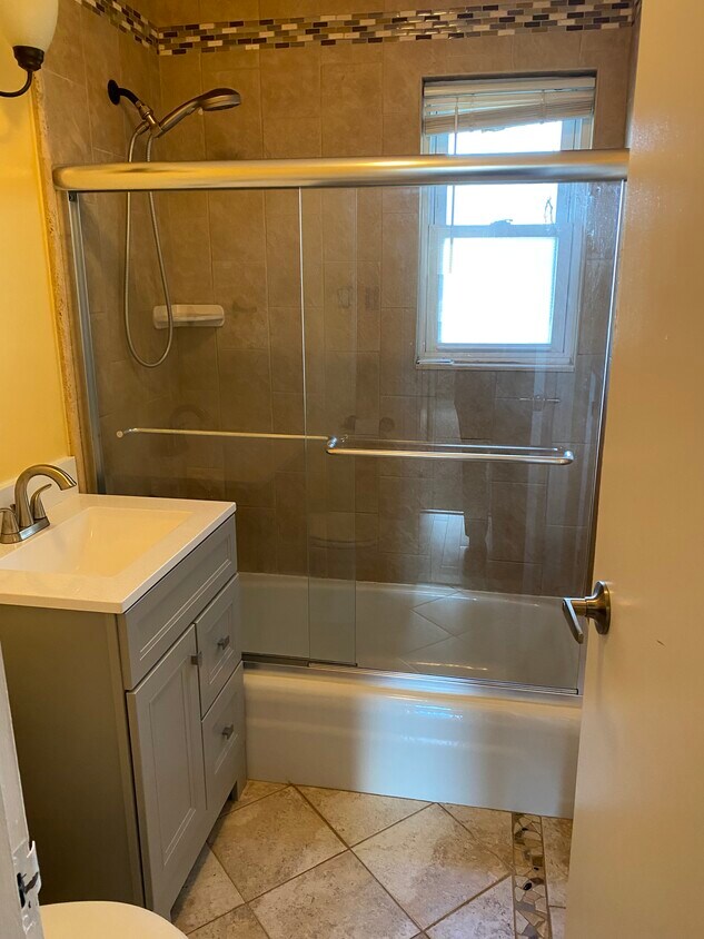 Primary Photo - 725 Joralemon St