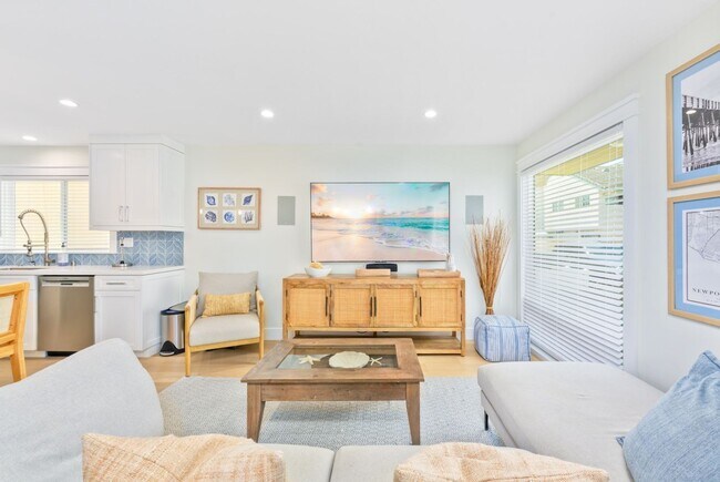 Foto del edificio - Coastal Furnished Extended Stay Home | Newport Beach Balboa Peninsula