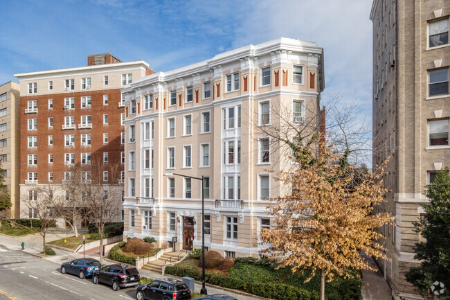 Building Photo - The Oakland Condos