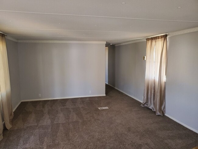 Building Photo - 2 Bedroom Located in Bullhead City