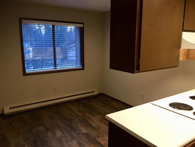 Foto del edificio - 10204 E 13th Ave