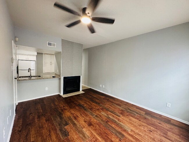 Foto del edificio - 8731 Village of Fondren Dr