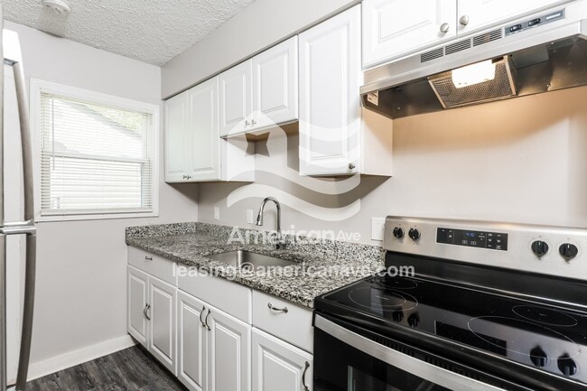 Building Photo - 4551 Curundu Ave