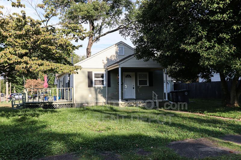 Primary Photo - 1221 S Fairlawn Ave