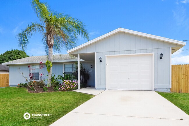 Building Photo - 686 SW Violet Ave