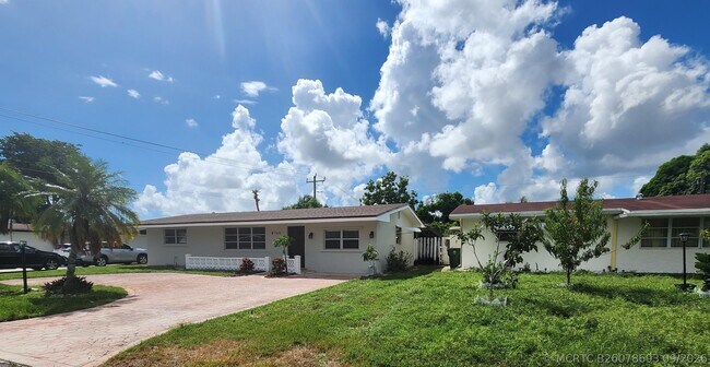 Foto del edificio - 8760 NW 14th St