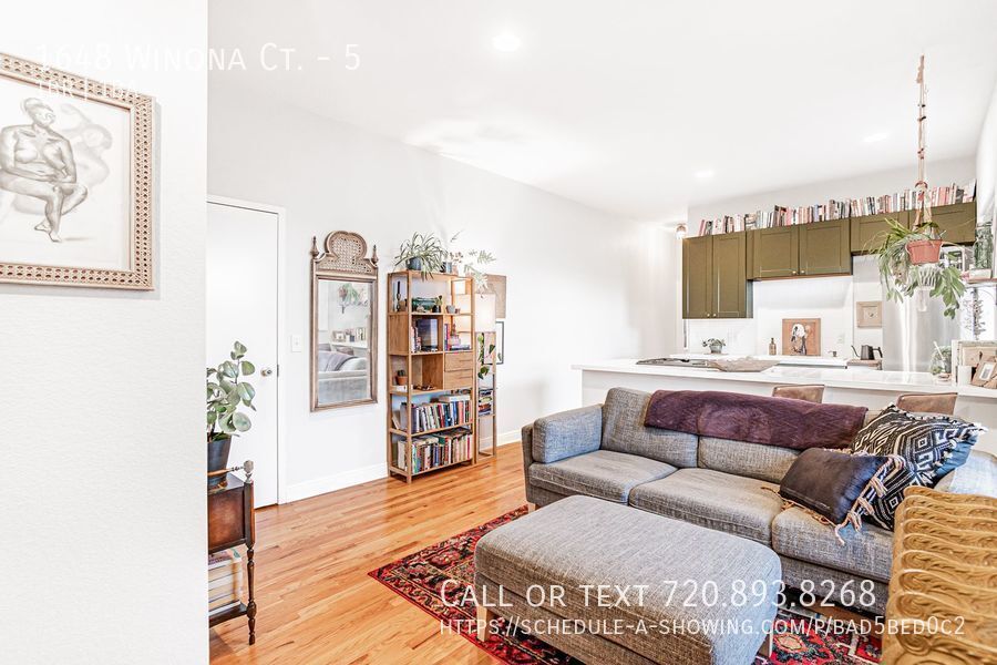 Foto principal - Step into History: Lakeside Living at 1648...