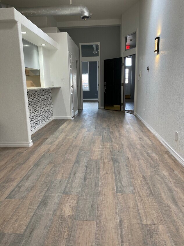 Primary Photo - 325 S Union Ave